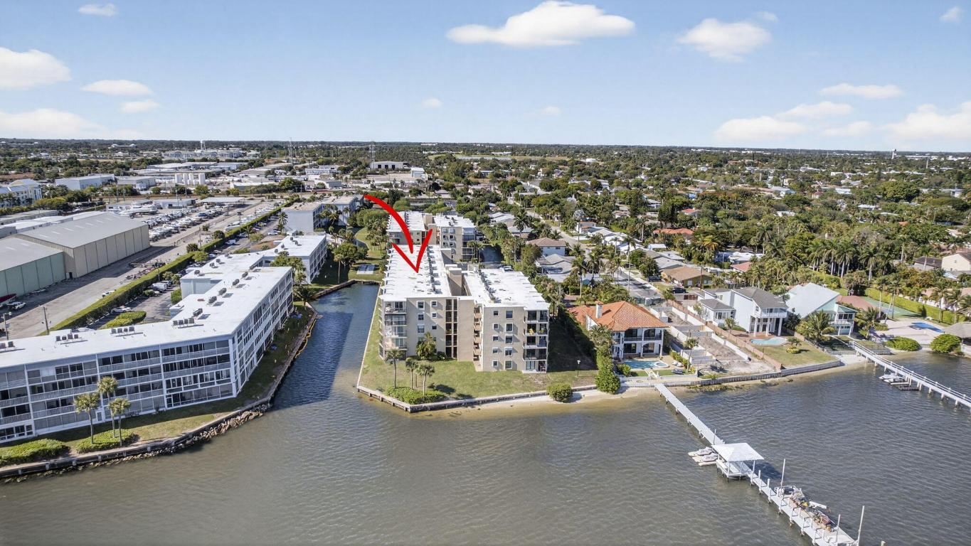 HIDDEN HARBOUR OF THE PALM BEACHES - Residential