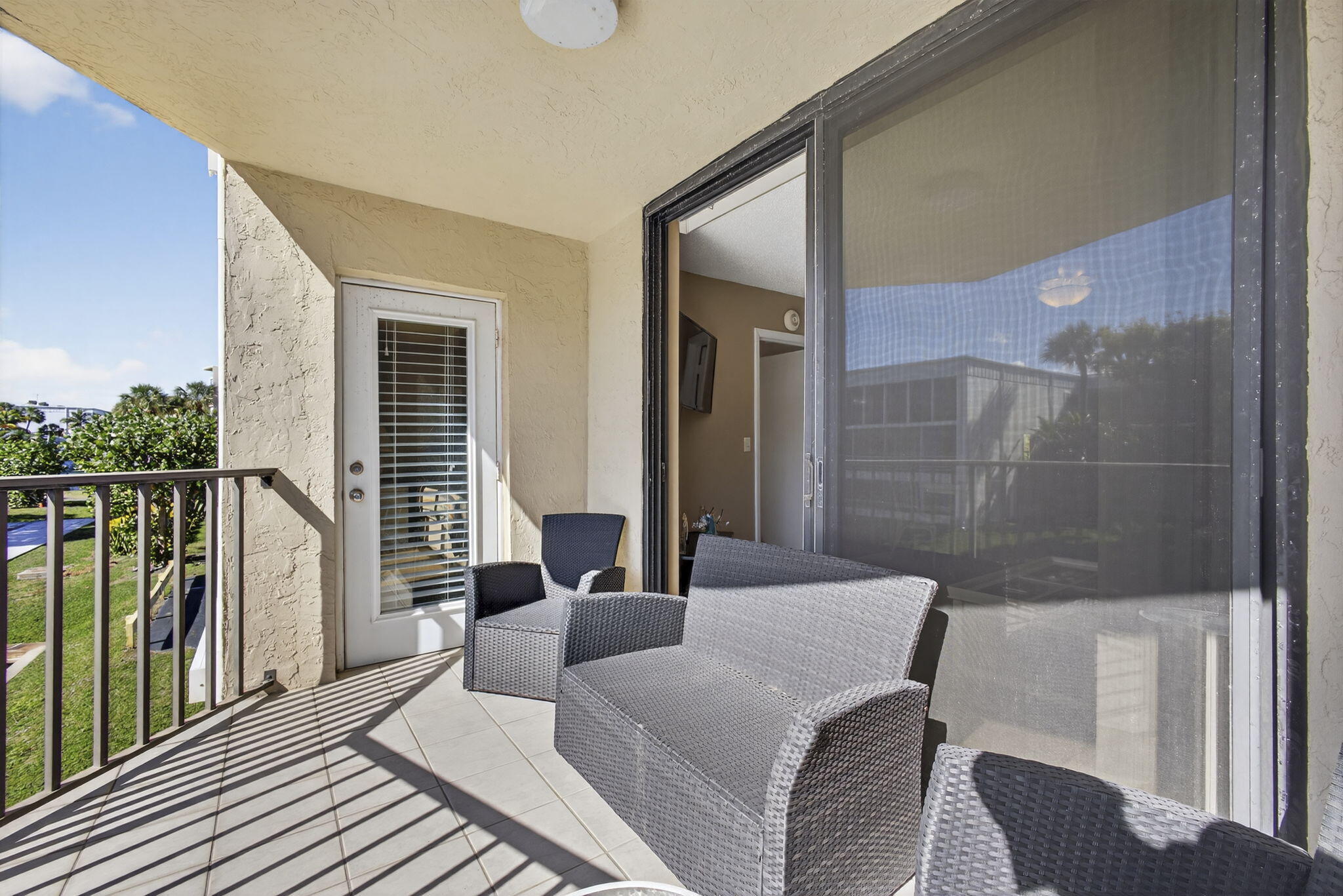 HIDDEN HARBOUR OF THE PALM BEACHES - Residential