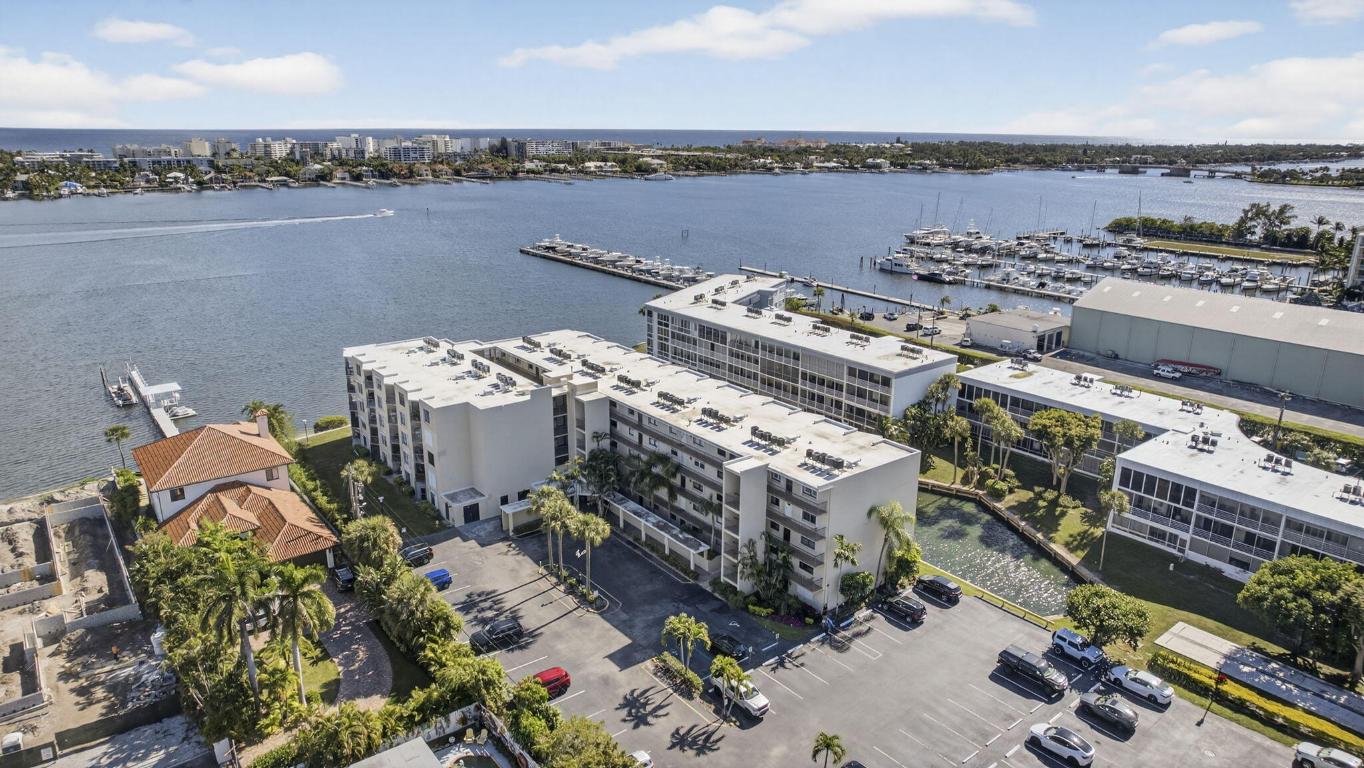 HIDDEN HARBOUR OF THE PALM BEACHES - Residential