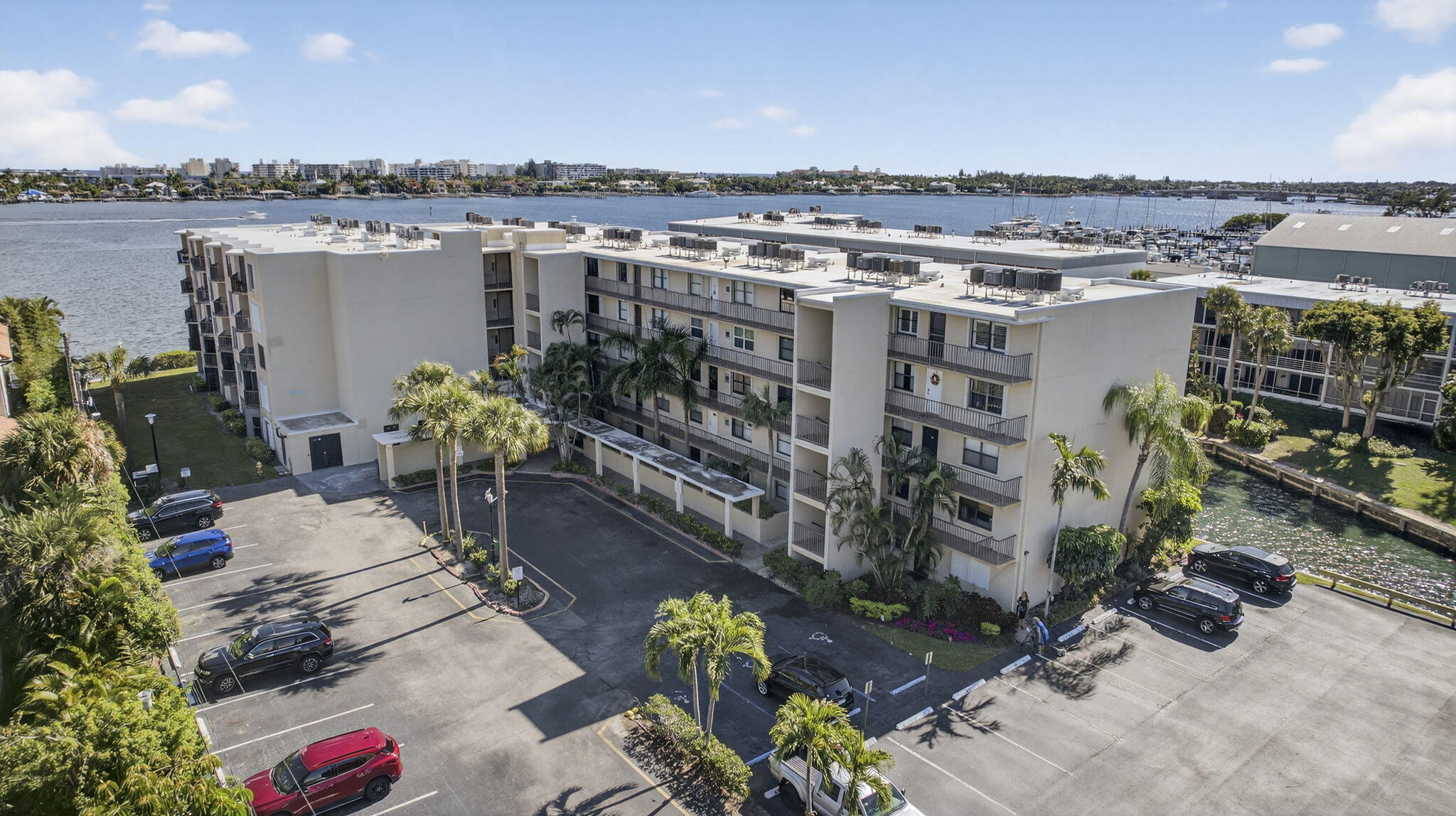 HIDDEN HARBOUR OF THE PALM BEACHES - Residential