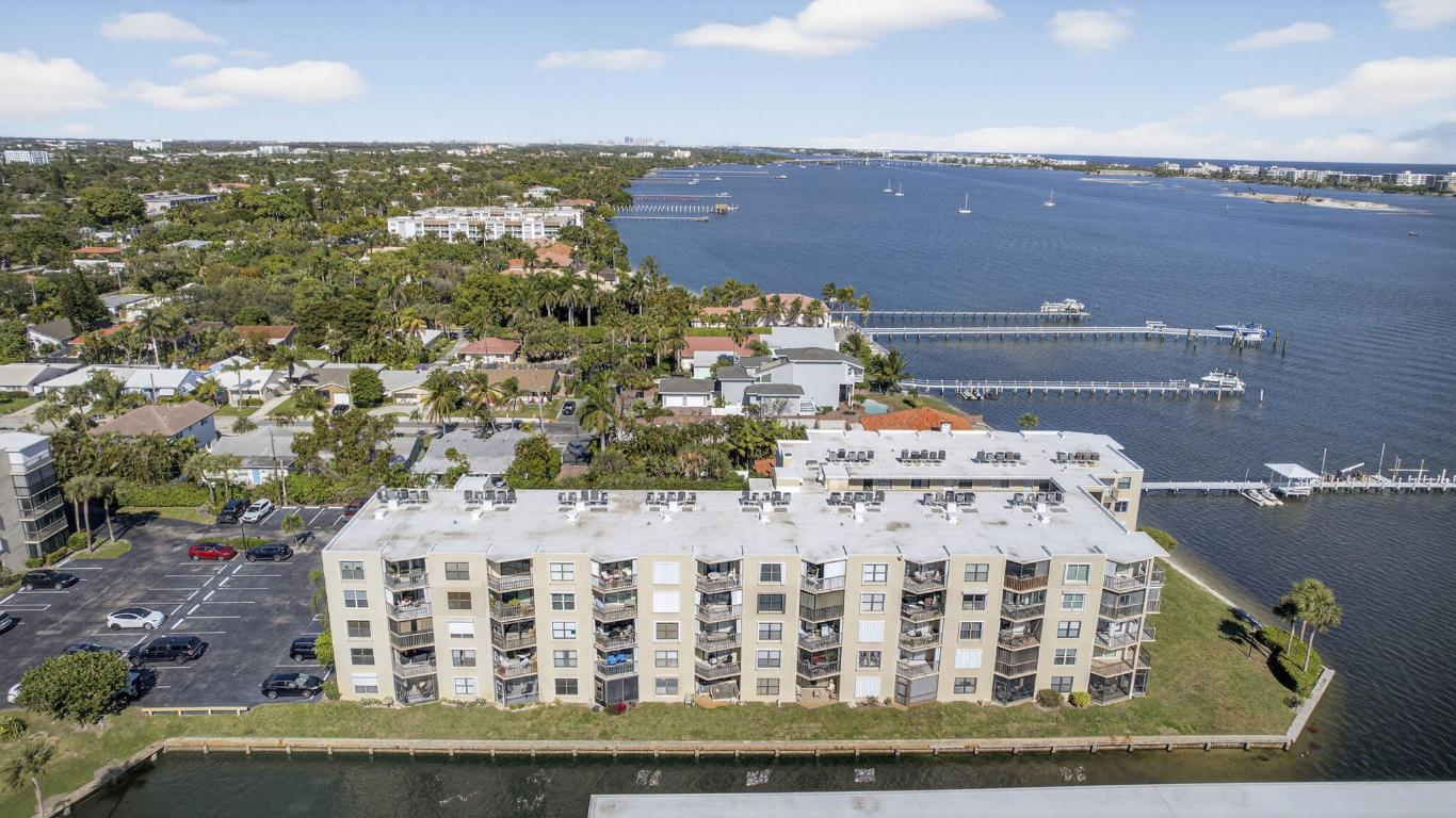 HIDDEN HARBOUR OF THE PALM BEACHES - Residential