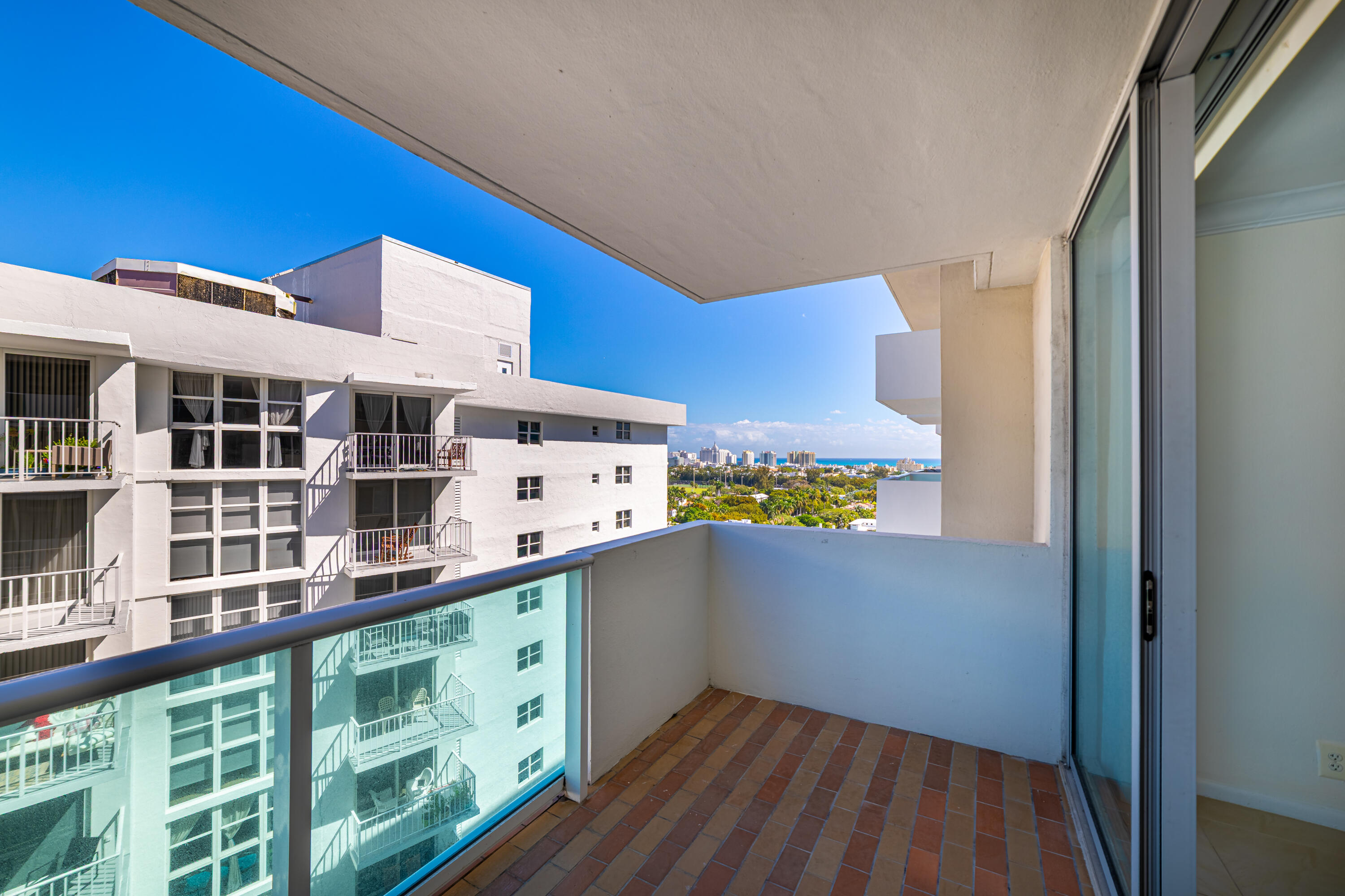 1200 West Avenue 1521