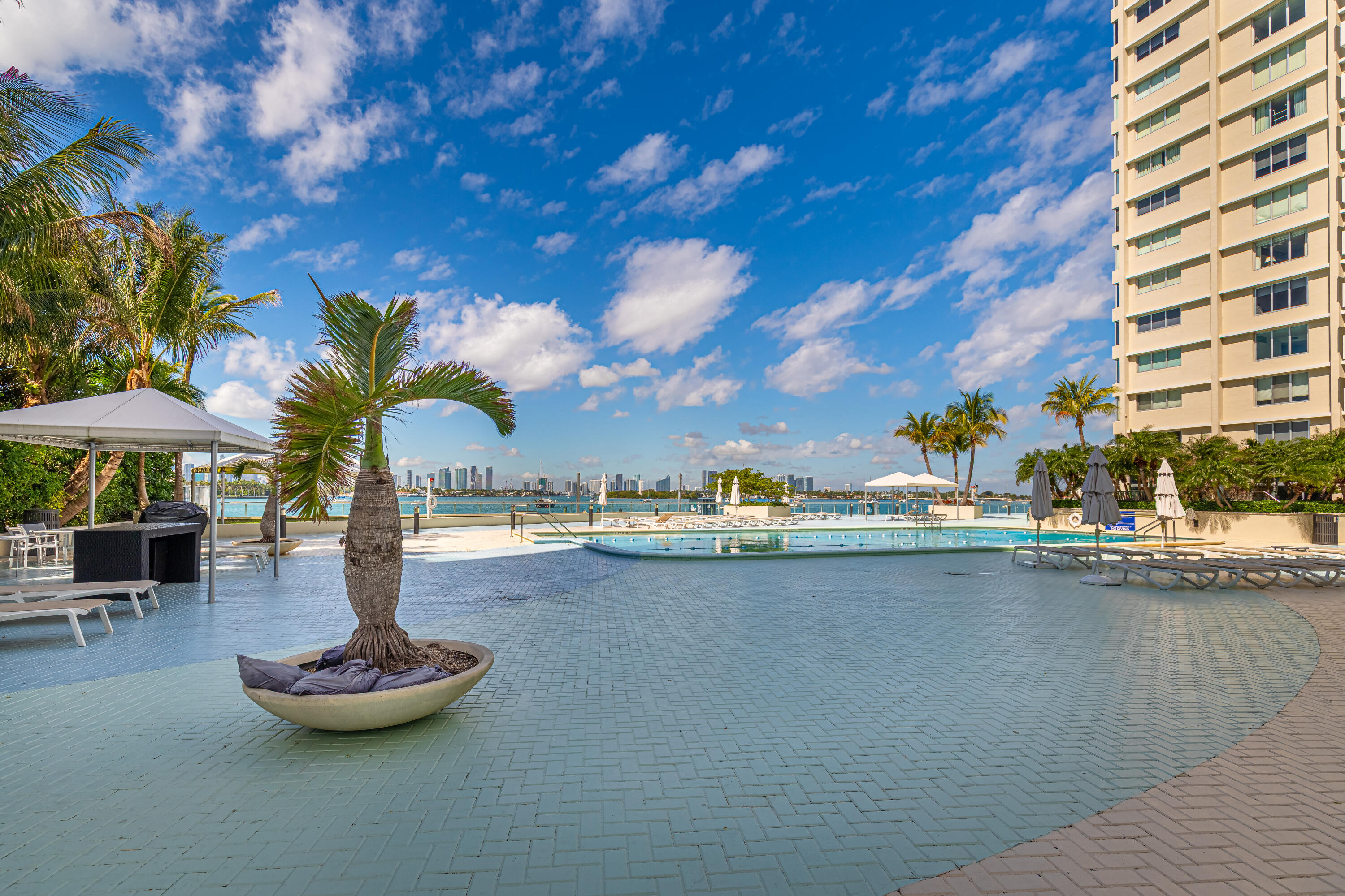 MIRADOR 1200 CONDO - Residential