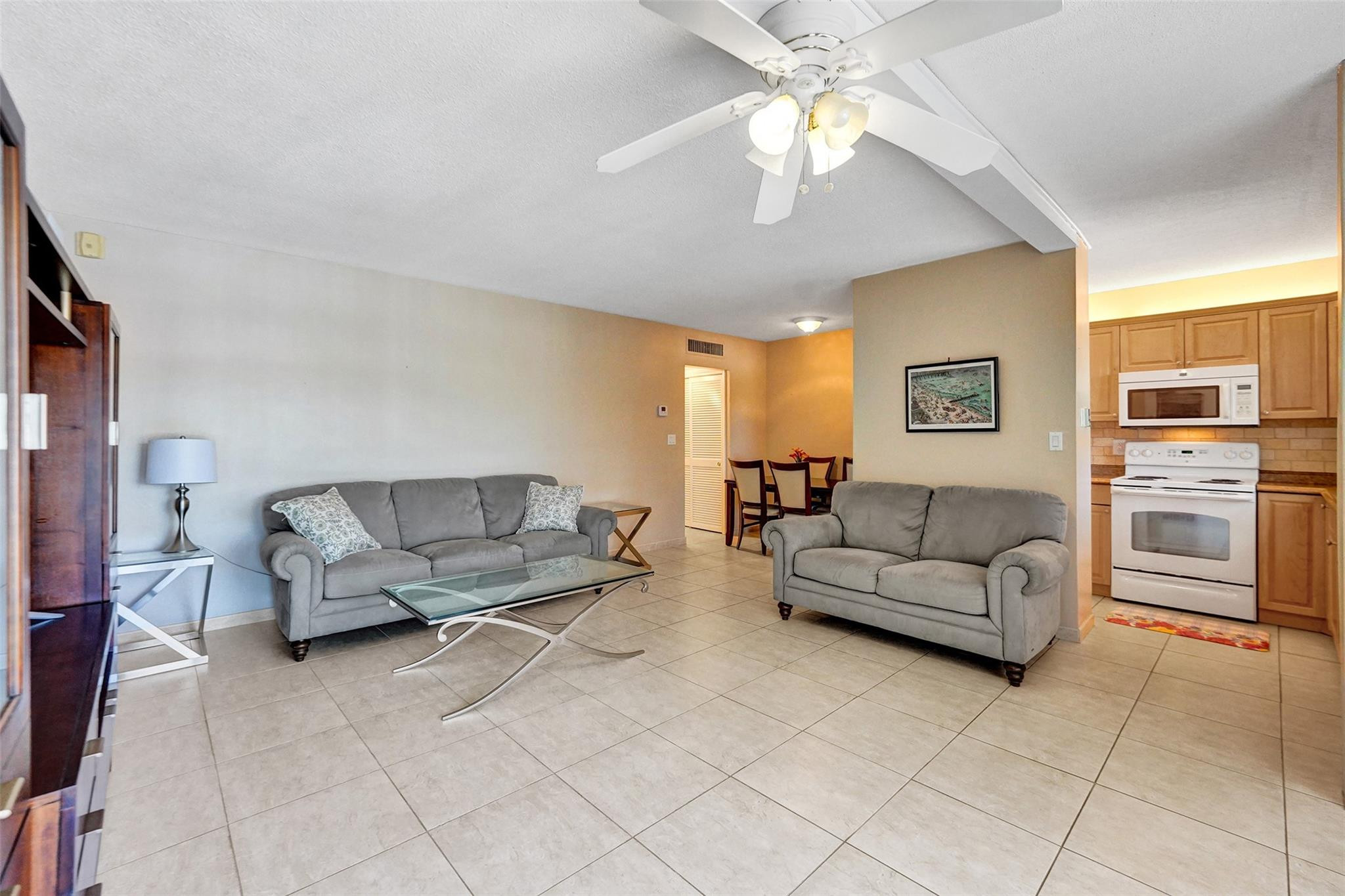 CRYSTAL COURT MANOR NO 6 CONDO - Residential