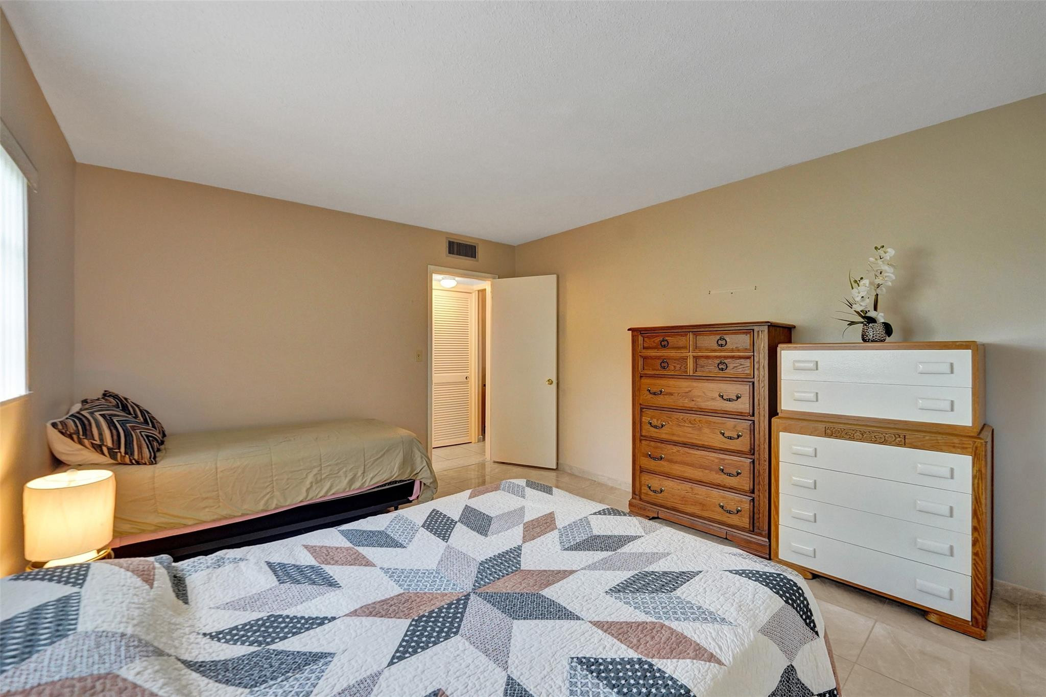 CRYSTAL COURT MANOR NO 6 CONDO - Residential