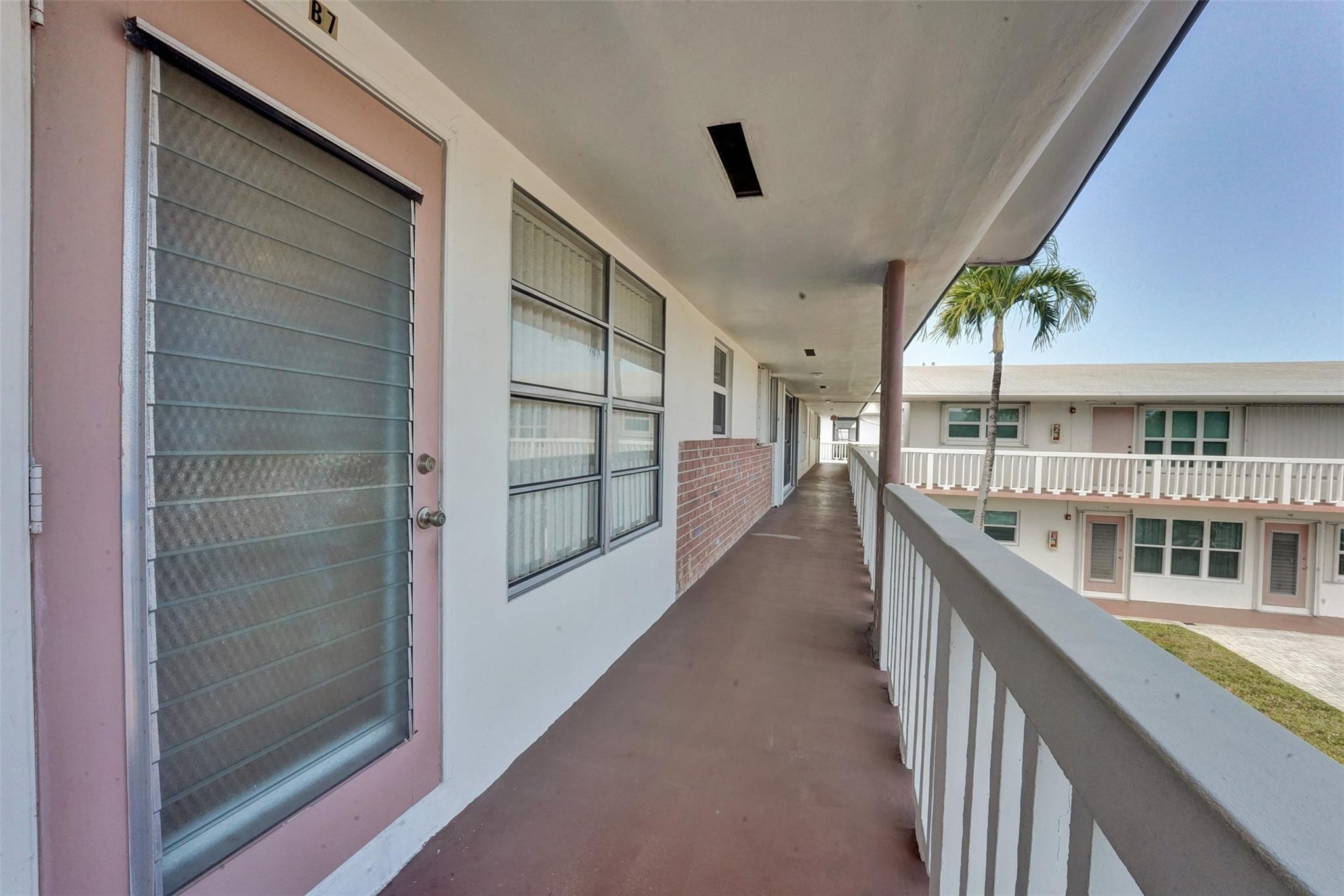 CRYSTAL COURT MANOR NO 6 CONDO - Residential
