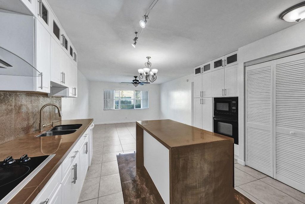 Photo of 600 SE 2nd Avenue #K2, Deerfield Beach, FL 33441 (MLS # R11144923)