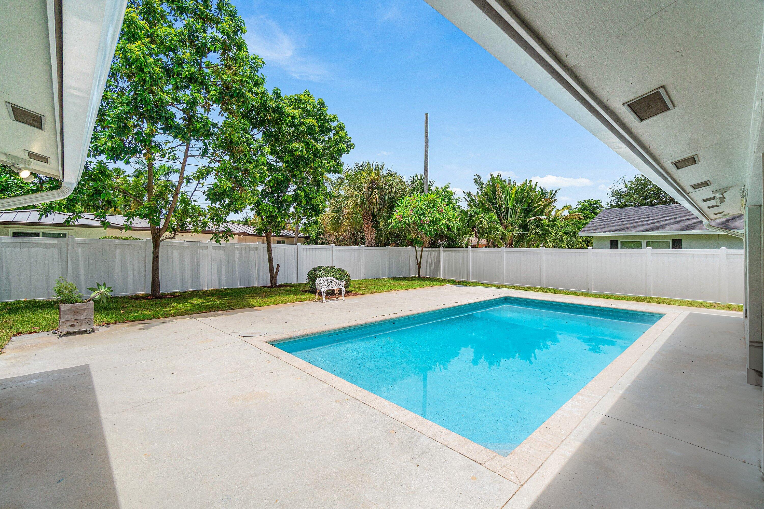 723 SW 27th Terrace
