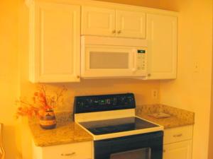 DELRAY VILLAS - Residential