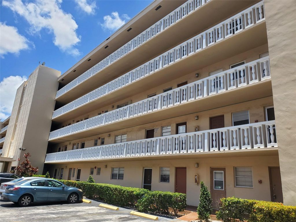 Photo of 218 NE 12th Avenue #108, Hallandale Beach, FL 33009 (MLS # F10524508)
