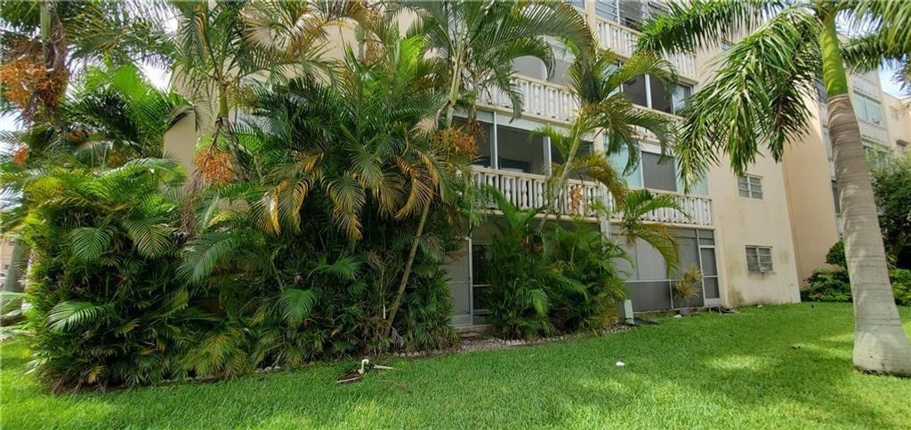 Photo of 218 NE 12th Avenue #108, Hallandale Beach, FL 33009 (MLS # F10524508)