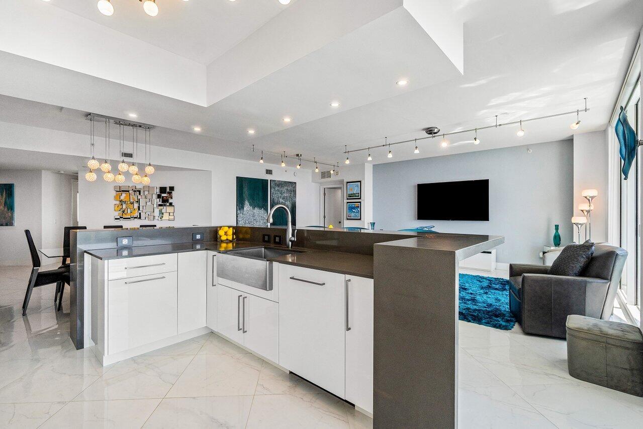 MARINA GRANDE RIVIERA BEACH CONDO - Residential