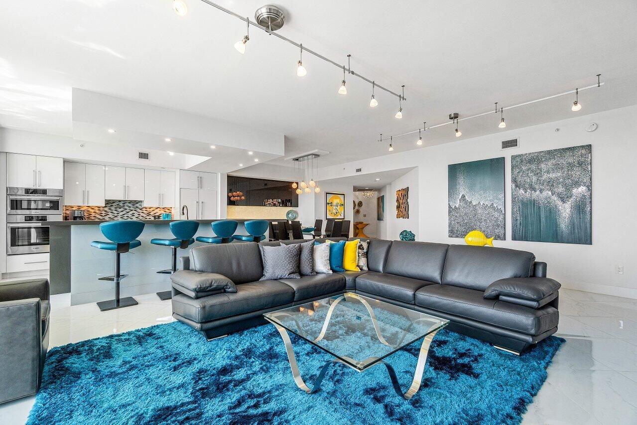 MARINA GRANDE RIVIERA BEA - Residential