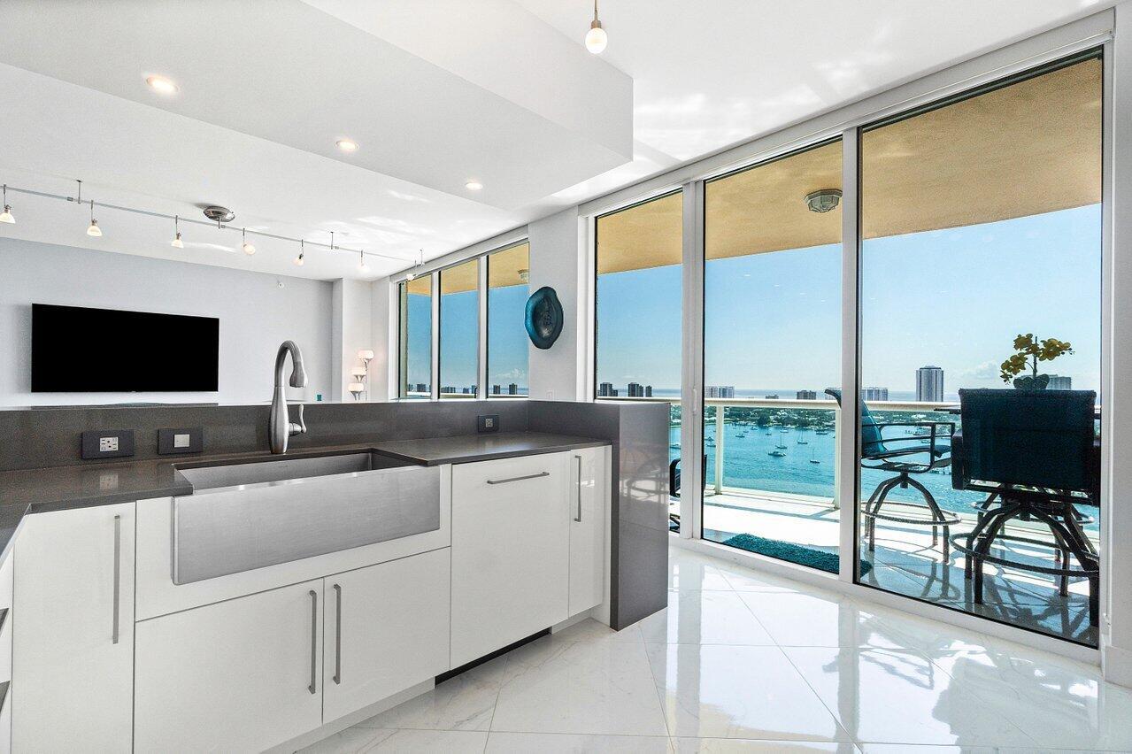 MARINA GRANDE RIVIERA BEA - Residential