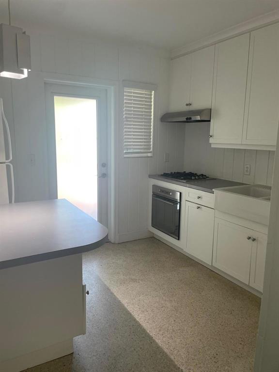 YACHT HARBOR ESTATE - Residential Lease