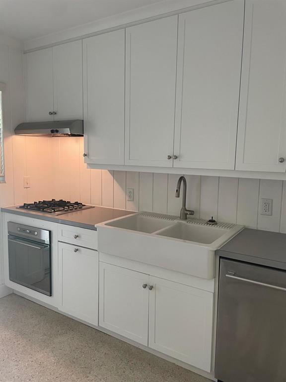 YACHT HARBOR ESTATE - Residential Lease