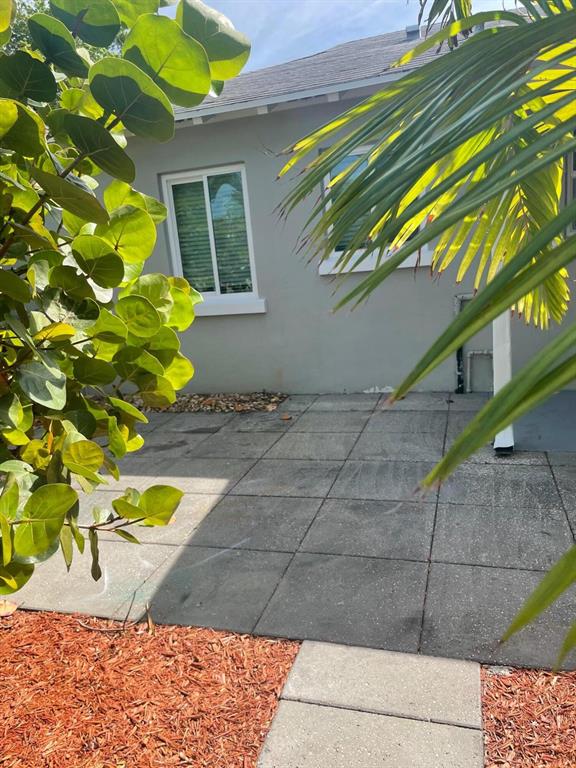 YACHT HARBOR ESTATE - Residential Lease