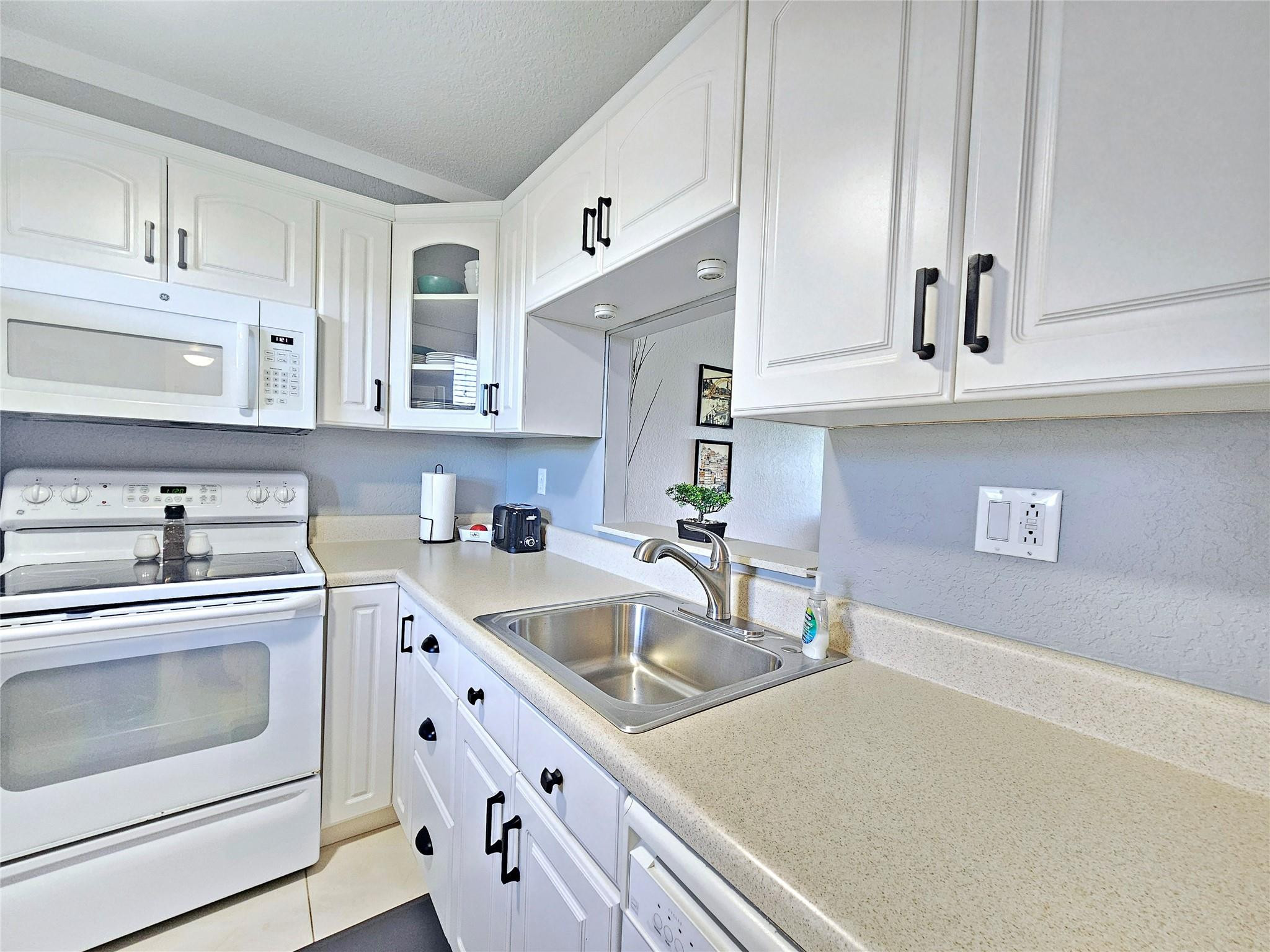 BAMBOO GARDENS CONDO - Residential