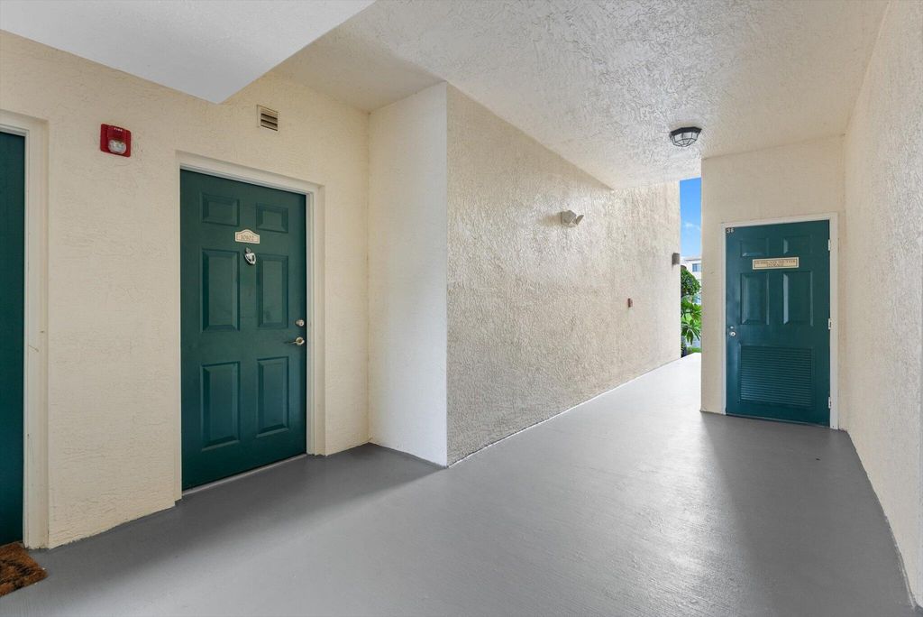 Photo of 10102 Myrtlewood Circle W, Palm Beach Gardens, FL 33418 (MLS # R11010623)