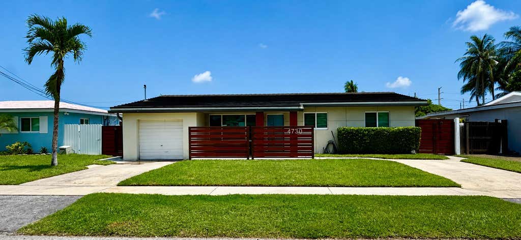Photo of 4730 SW 42ND Terrace, Dania Beach, FL 33314 (MLS # B26064466)