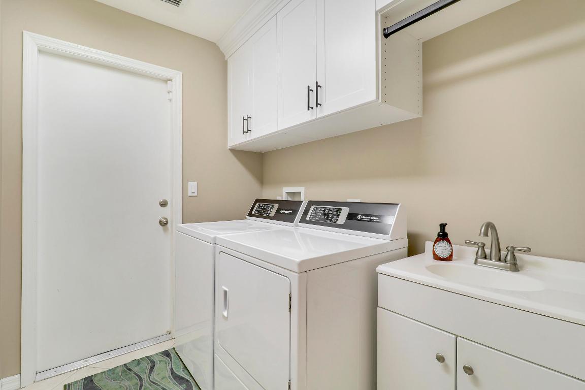 PINEAPPLE PLANTATION (AKA PINES) - Residential