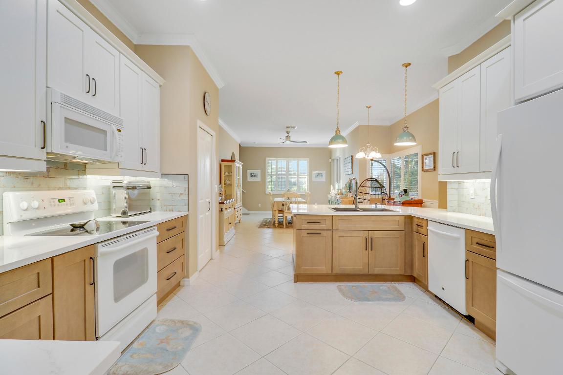 PINEAPPLE PLANTATION (AKA PINES) - Residential