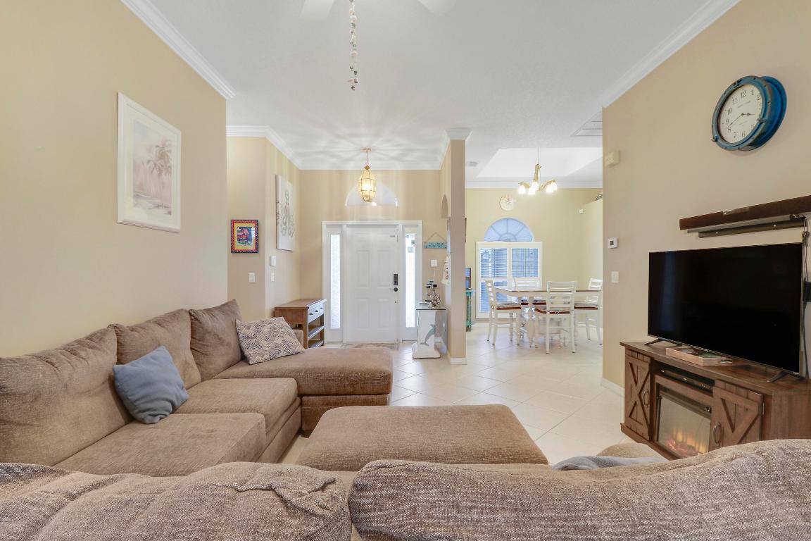 PINEAPPLE PLANTATION (AKA PINES) - Residential