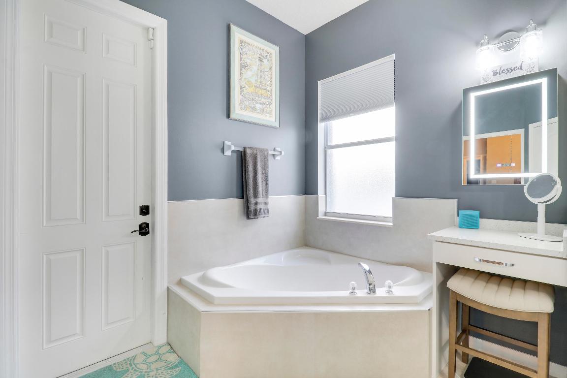 PINEAPPLE PLANTATION (AKA PINES) - Residential