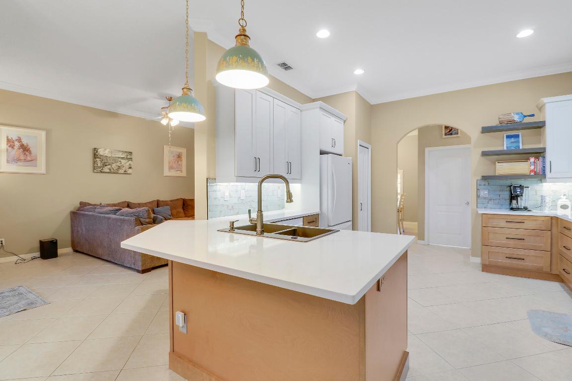 PINEAPPLE PLANTATION (AKA PINES) - Residential