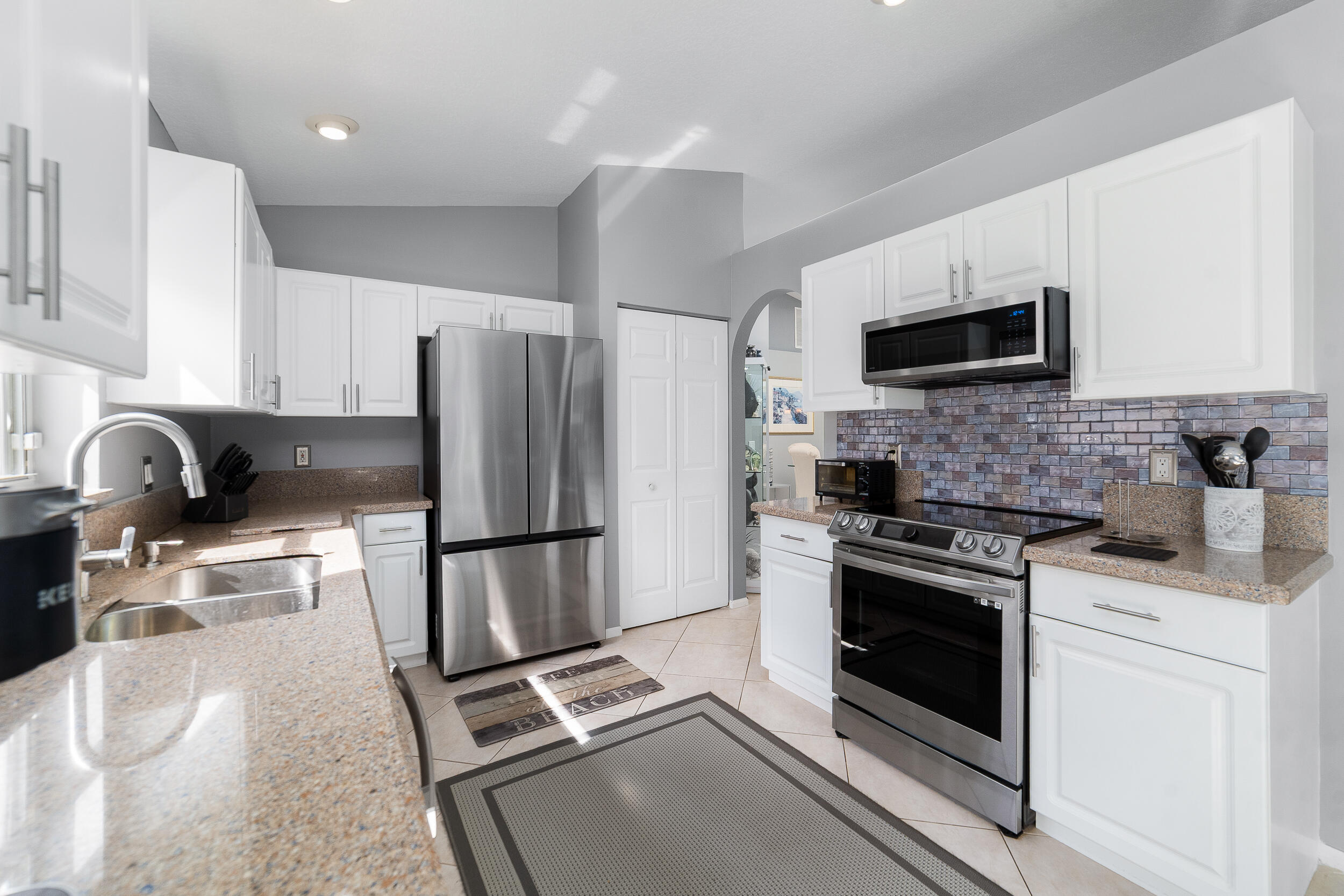 LAKERIDGE GREENS AT PIPERS GLEN - Residential