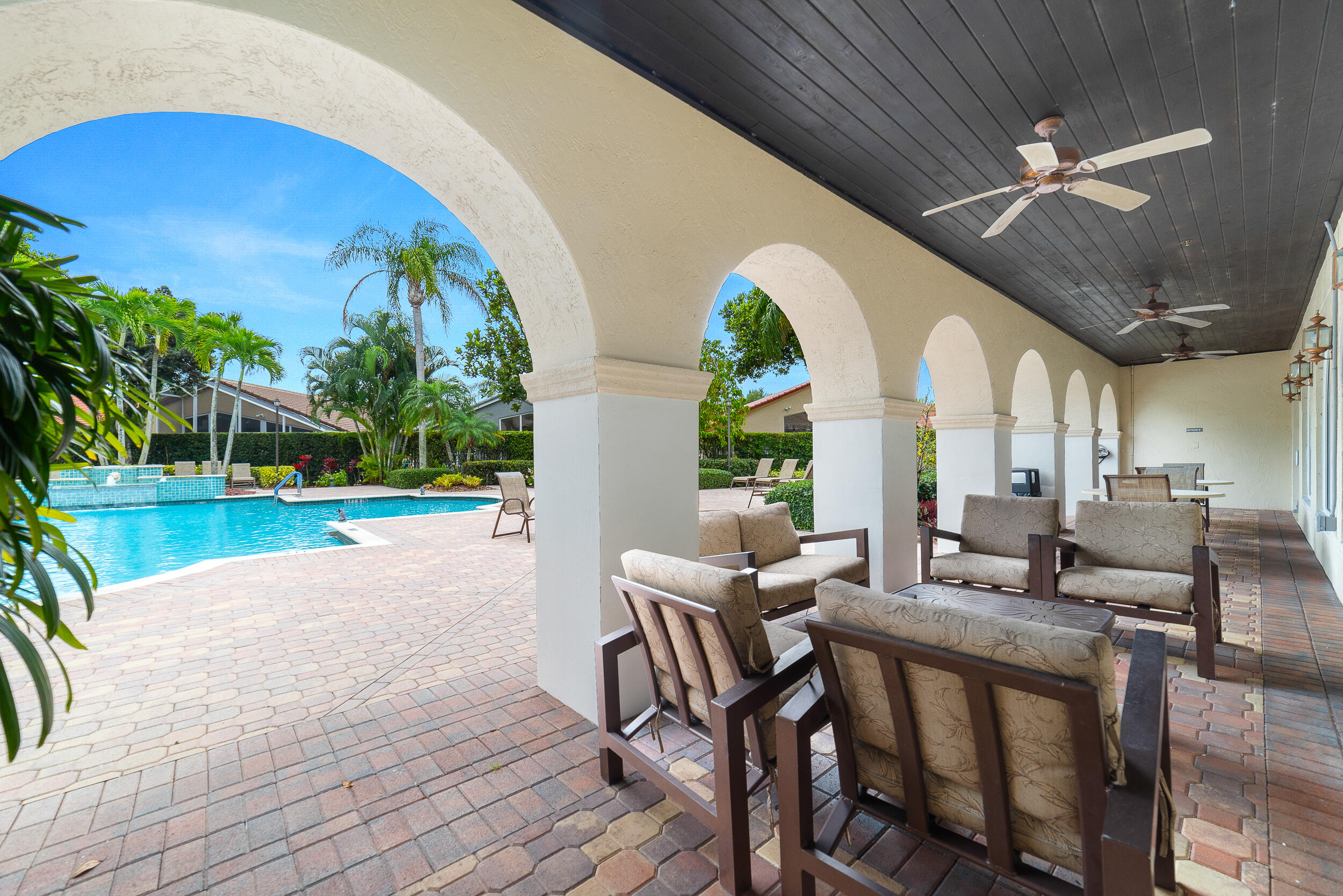 LAKERIDGE GREENS AT PIPERS GLEN - Residential