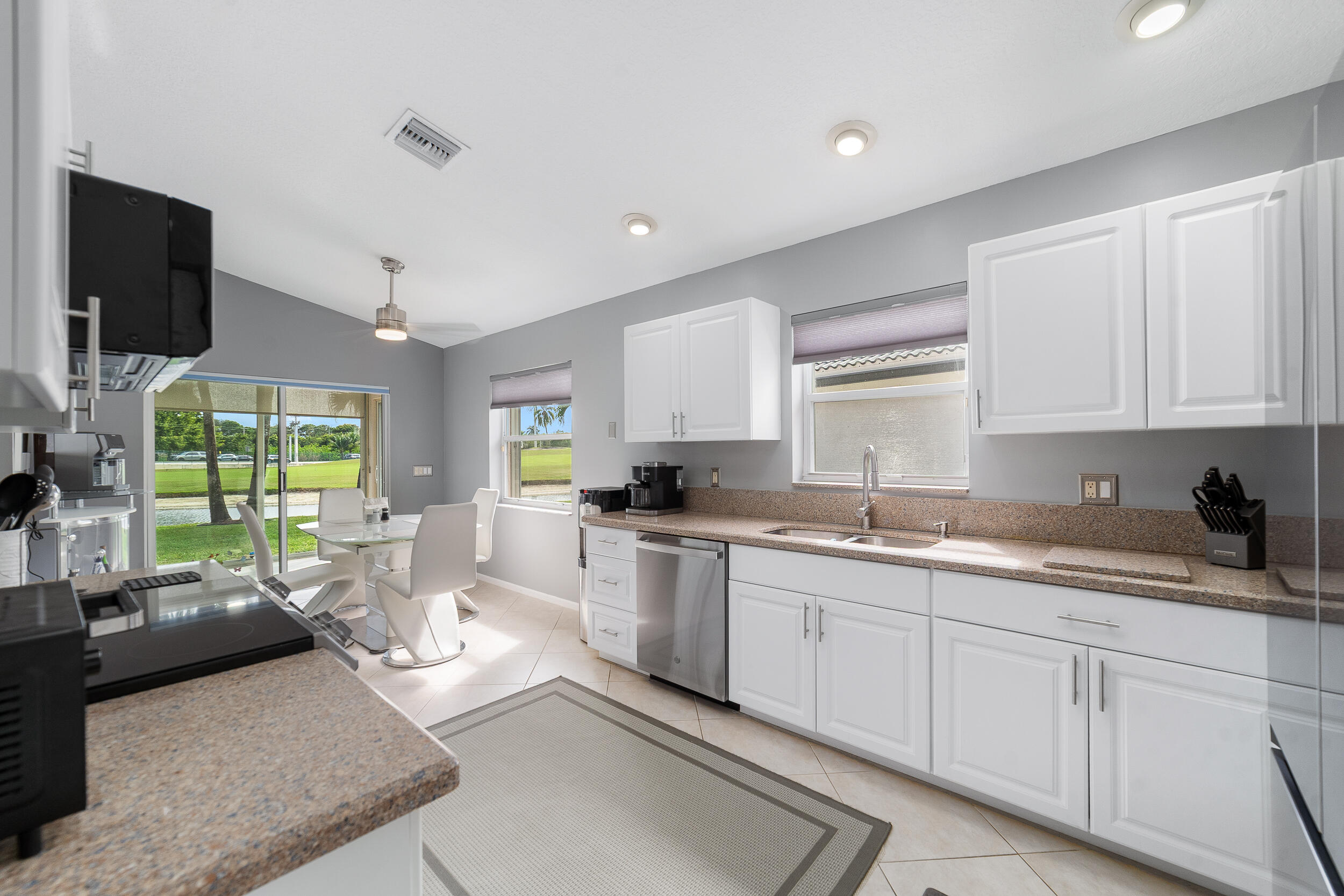 LAKERIDGE GREENS AT PIPERS GLEN - Residential