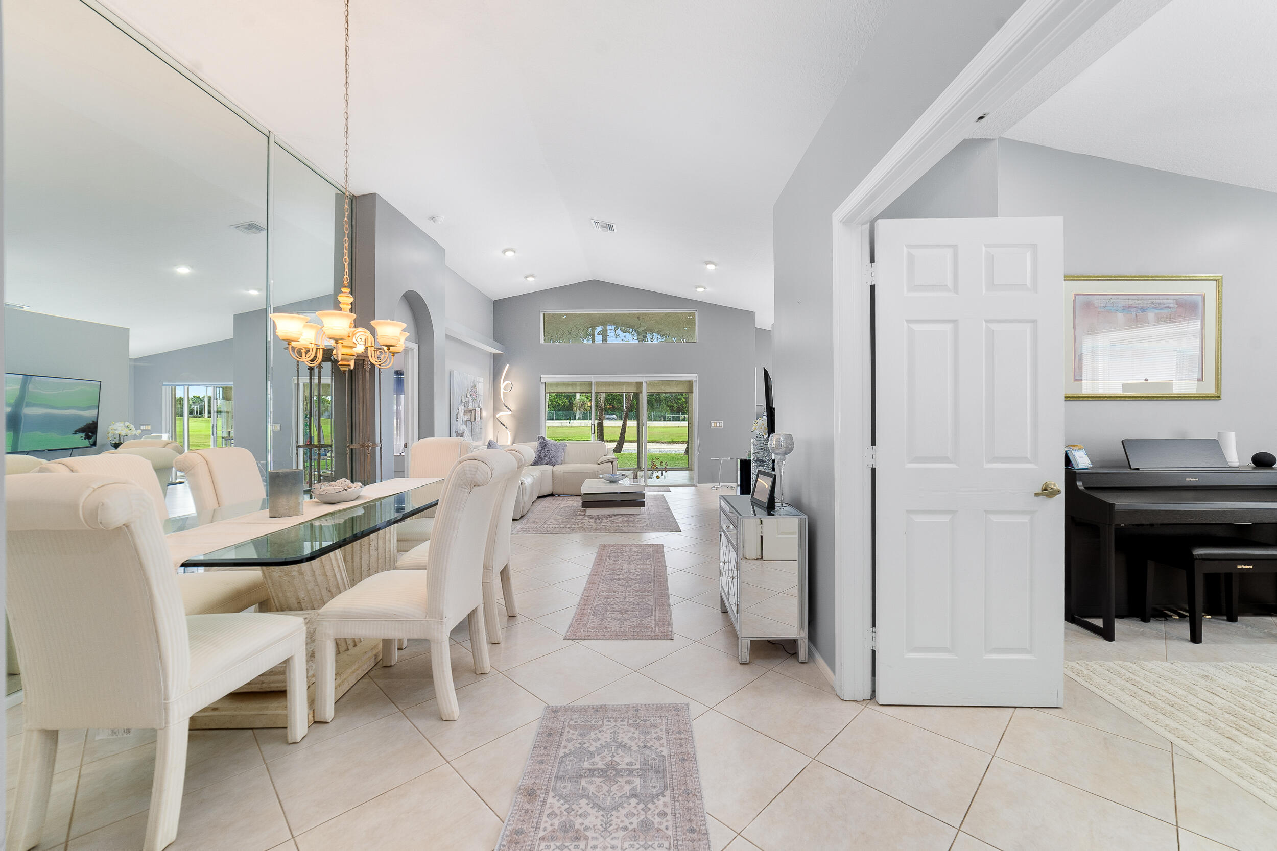 LAKERIDGE GREENS AT PIPERS GLEN - Residential