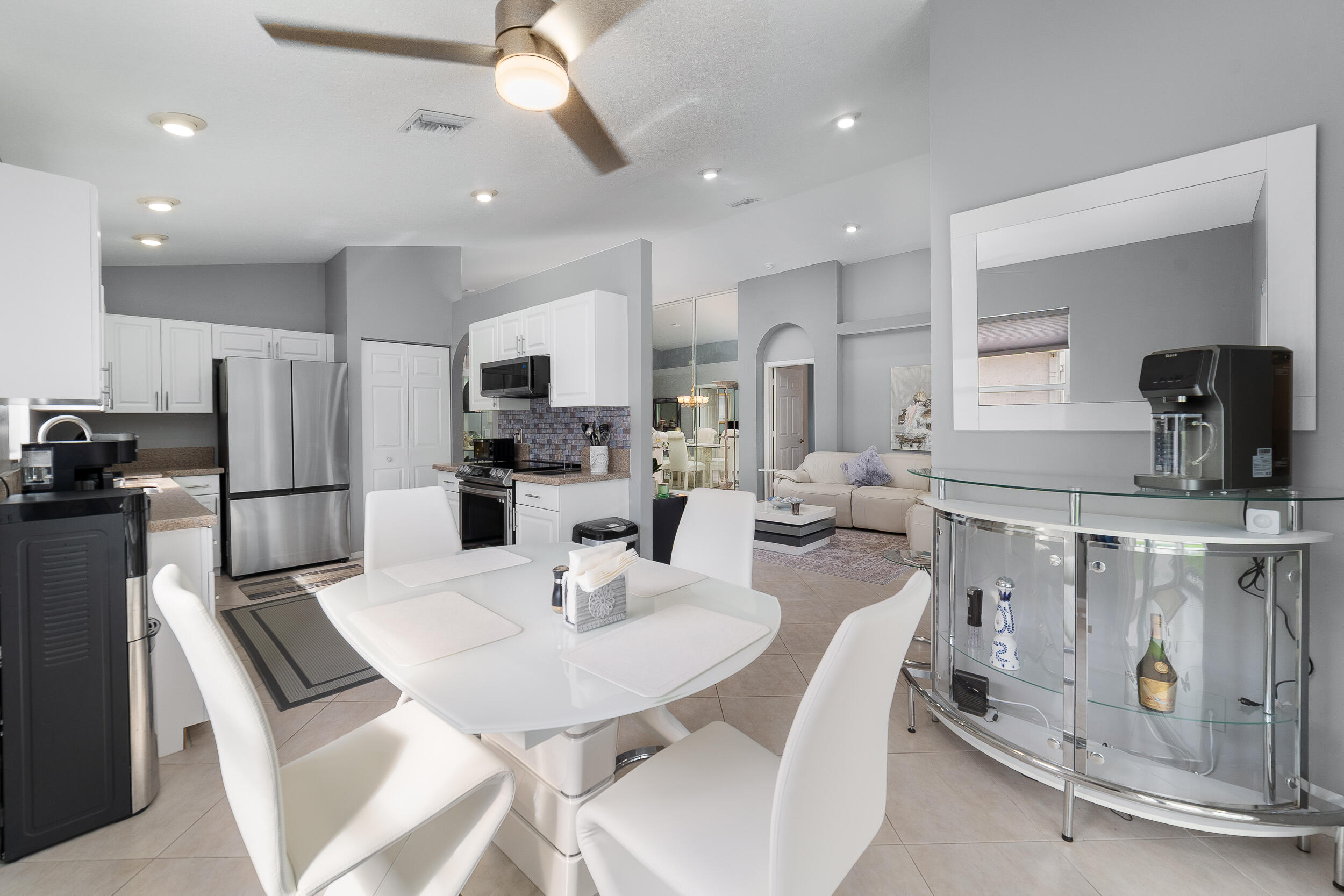 LAKERIDGE GREENS AT PIPERS GLEN - Residential