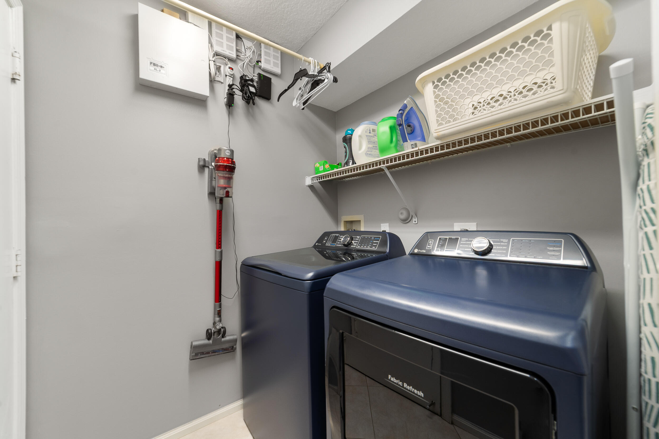 LAKERIDGE GREENS AT PIPERS GLEN - Residential