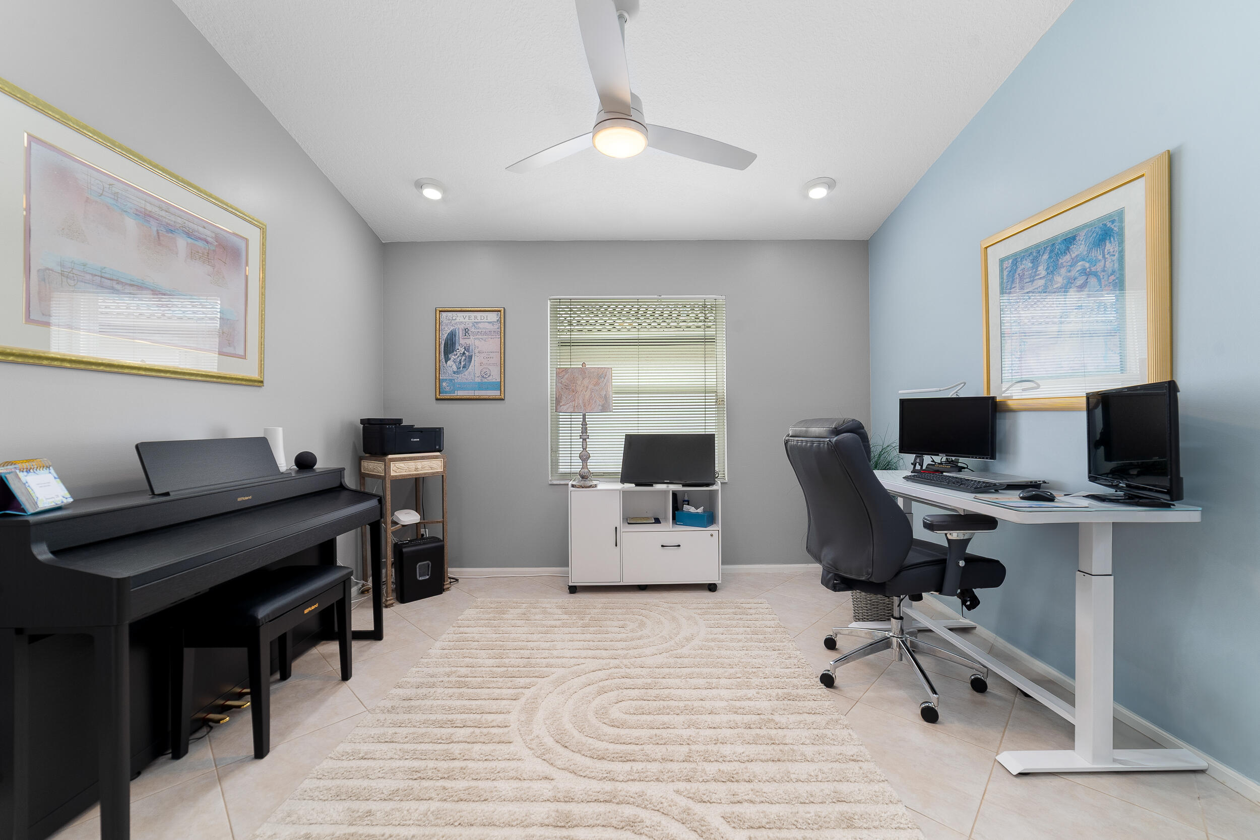 LAKERIDGE GREENS AT PIPERS GLEN - Residential