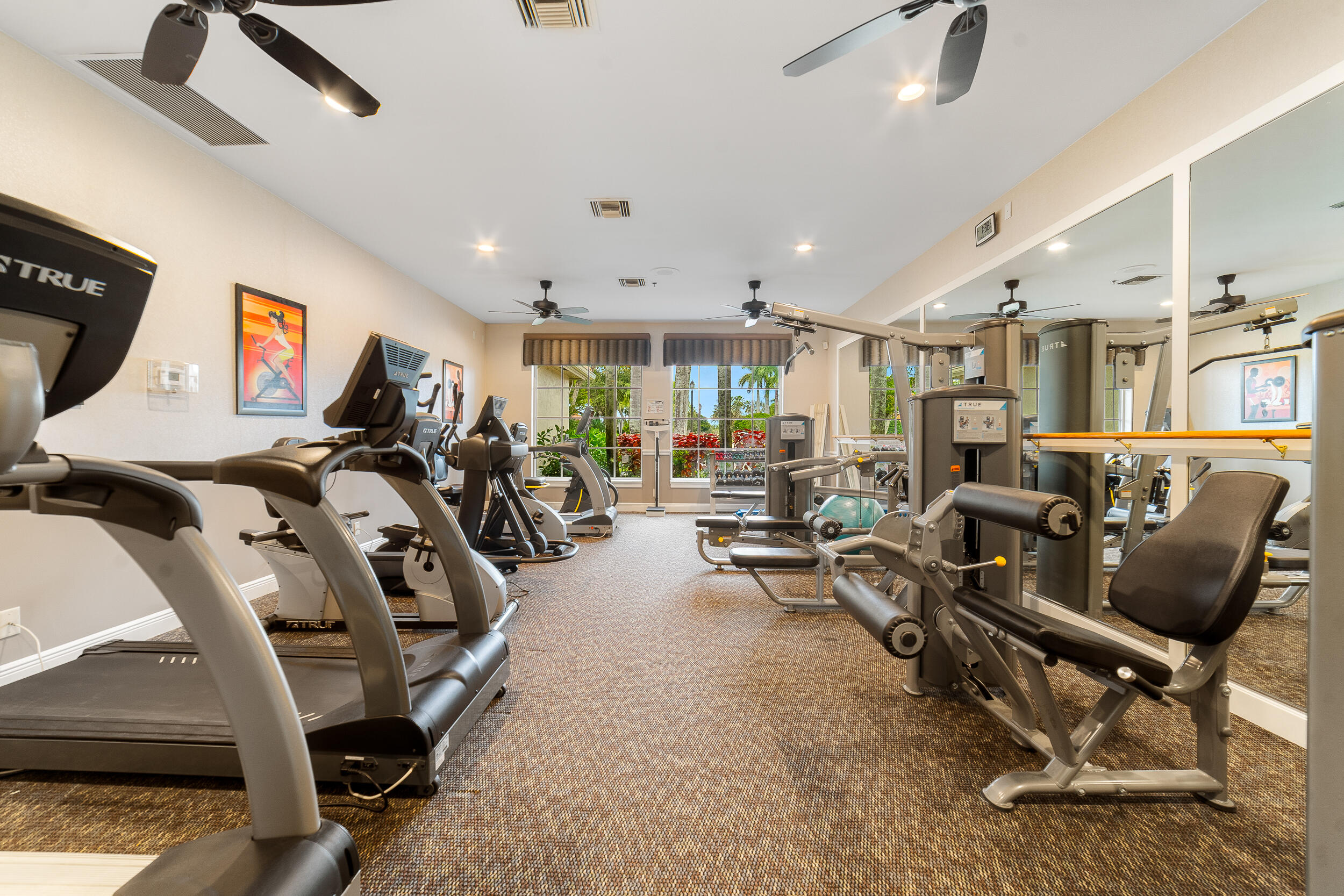 LAKERIDGE GREENS AT PIPERS GLEN - Residential