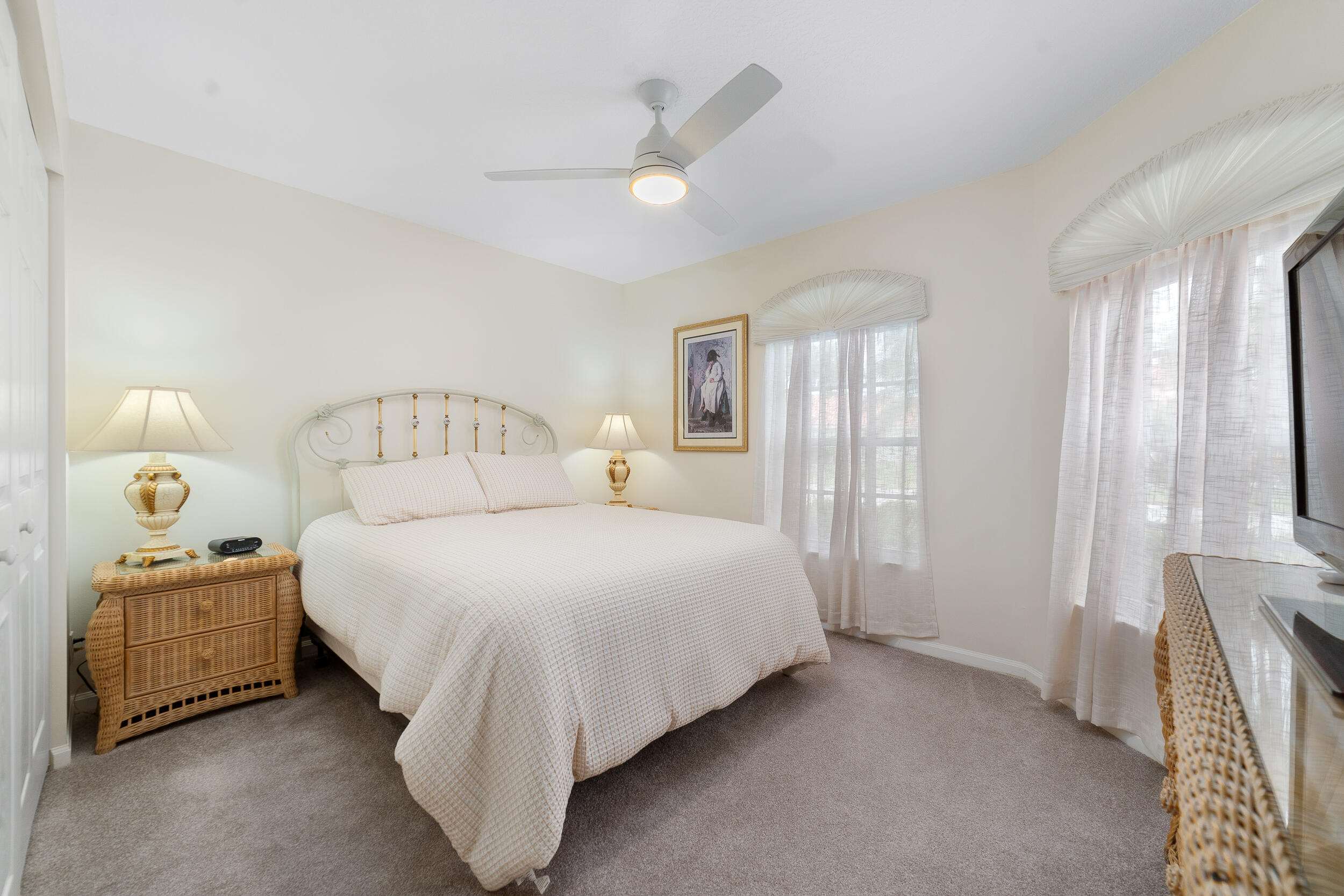 LAKERIDGE GREENS AT PIPERS GLEN - Residential