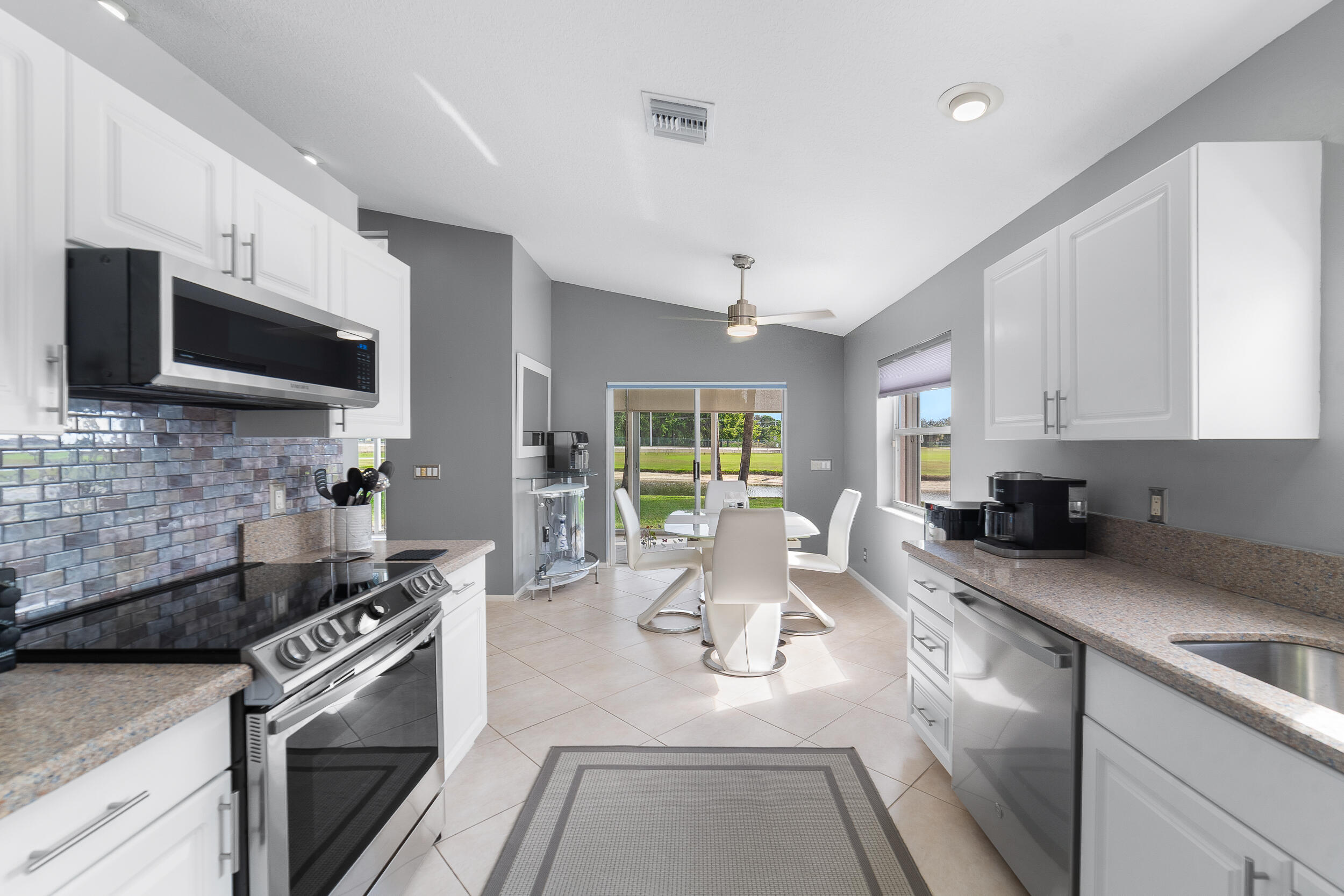 LAKERIDGE GREENS AT PIPERS GLEN - Residential