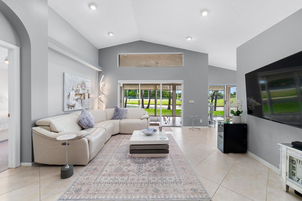 Photo of 6637 Sun River Road, Boynton Beach, FL 33437 (MLS # R11161678)