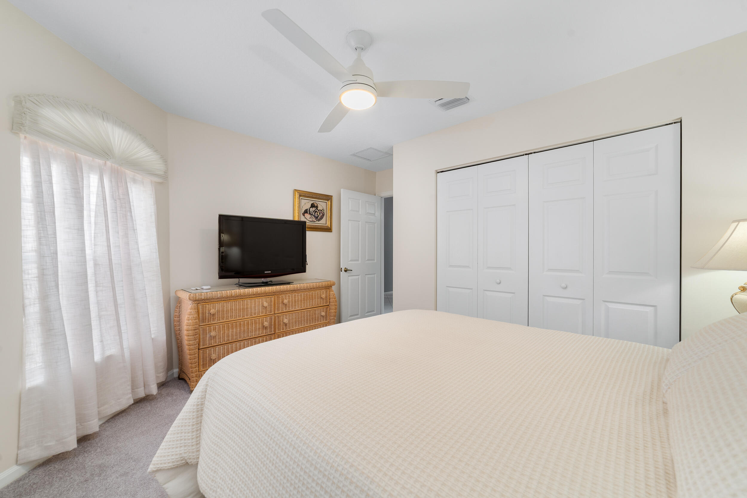 LAKERIDGE GREENS AT PIPERS GLEN - Residential