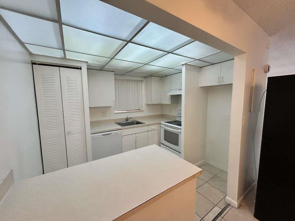 Courtyards At Davie Condo - Residential Lease