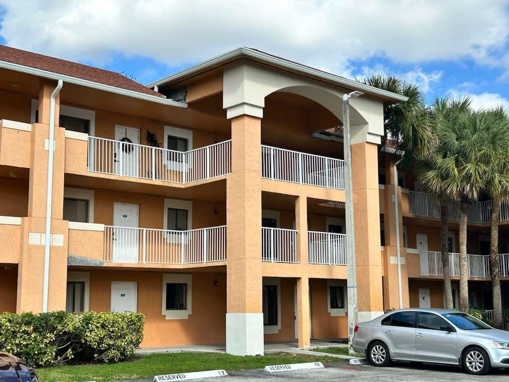 Courtyards At Davie Condo - Residential Lease