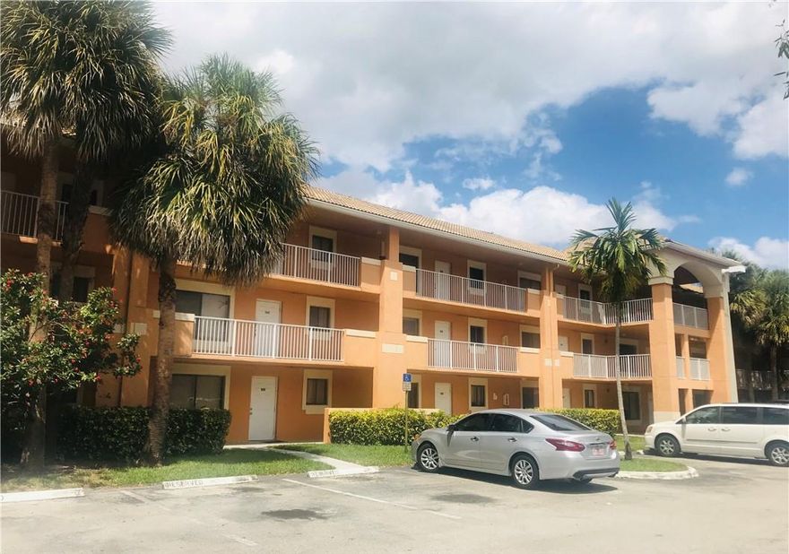 Spacious two bedroom two bathroom apartment is available for rent in a well maintained  community of courtyards of Davie. Close proximity to Broward college, nova University and great schools makes it an ideal place for families and students! Lots of nature parks are around! Safe area, gated community with a pool. Pets are welcome with a pet fee! No minimum credit score is required! Easy and quick move in!