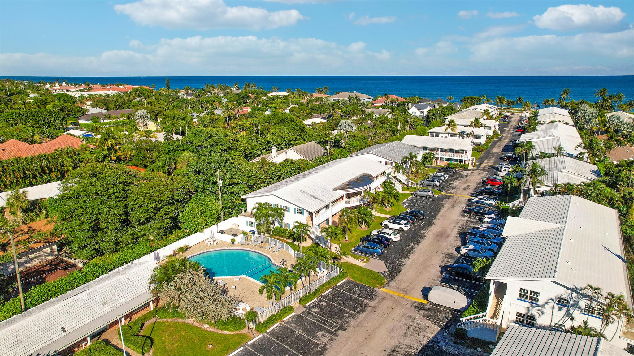 COLONIAL RIDGE CORP - Residential Lease