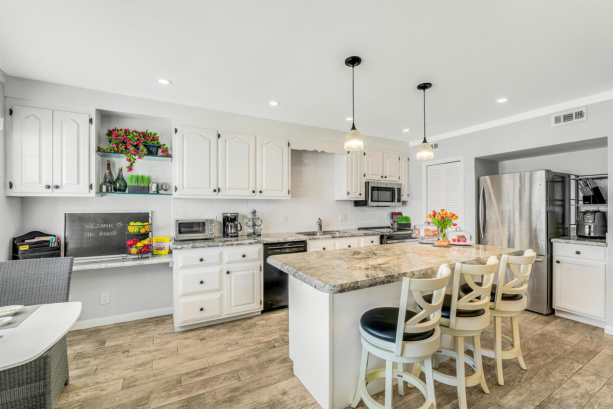 COLONIAL RIDGE CORP - Residential Lease