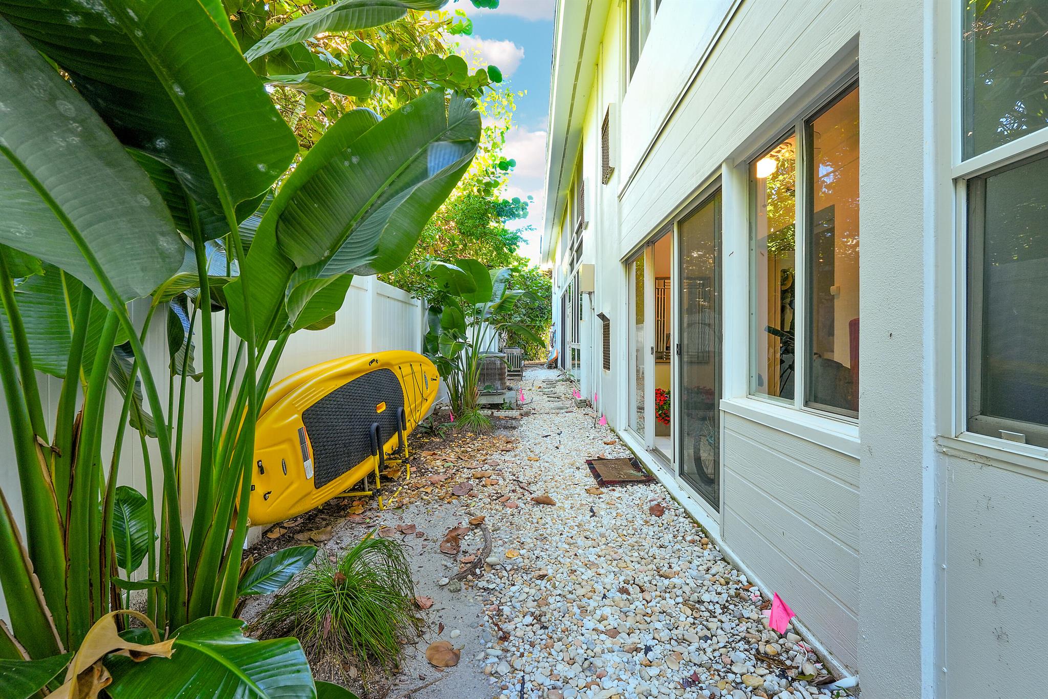 COLONIAL RIDGE CORP - Residential Lease