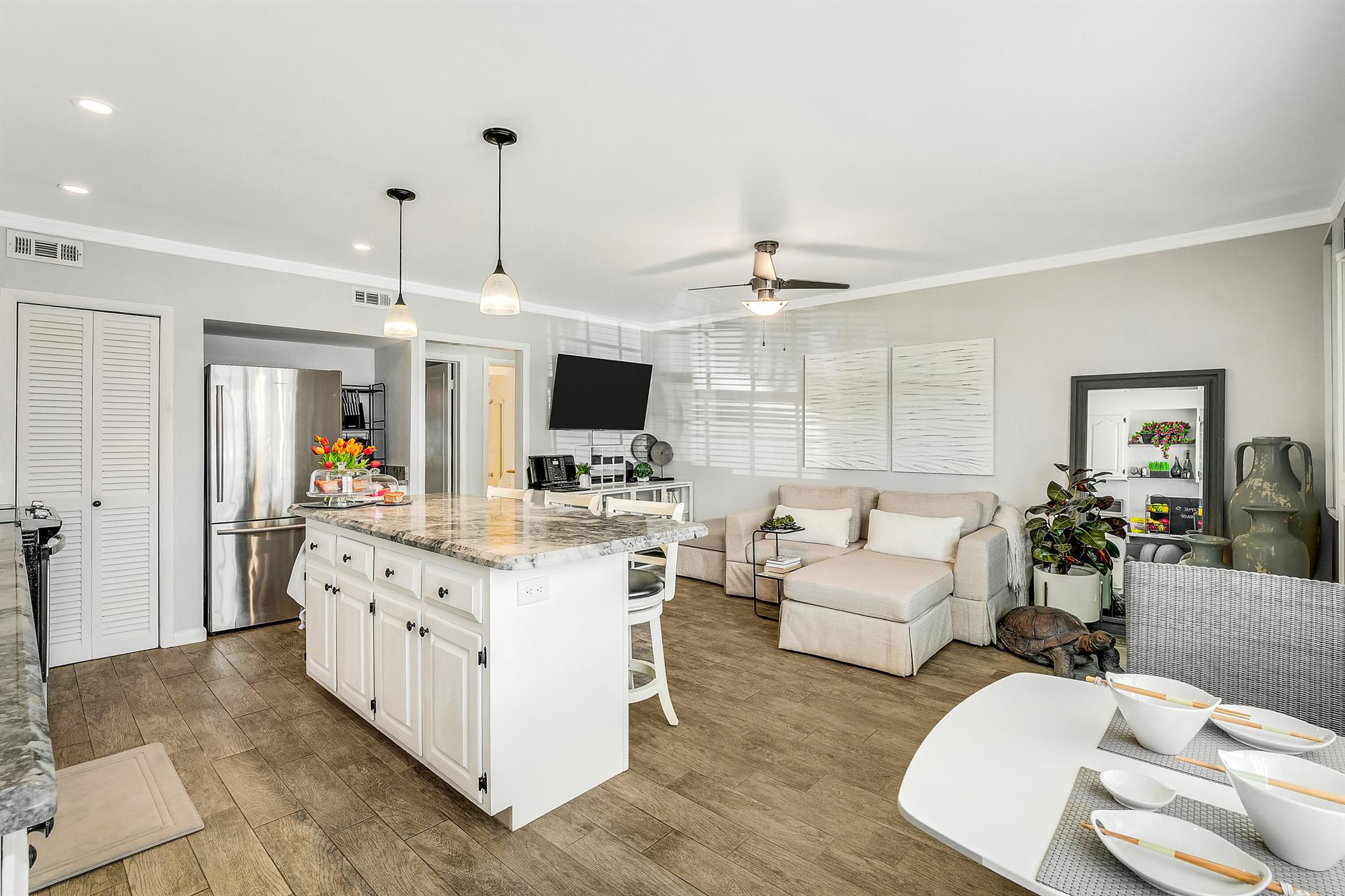 COLONIAL RIDGE CORP - Residential Lease