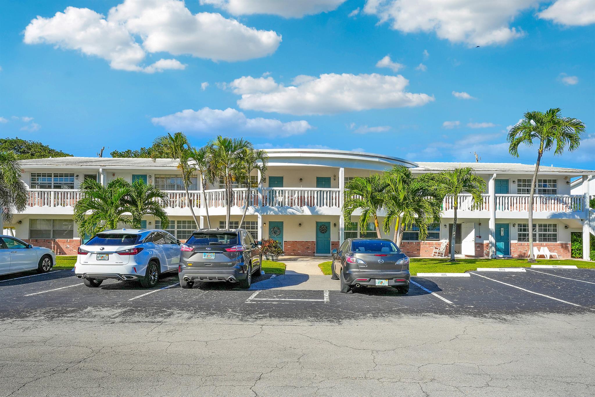 COLONIAL RIDGE CORP - Residential Lease