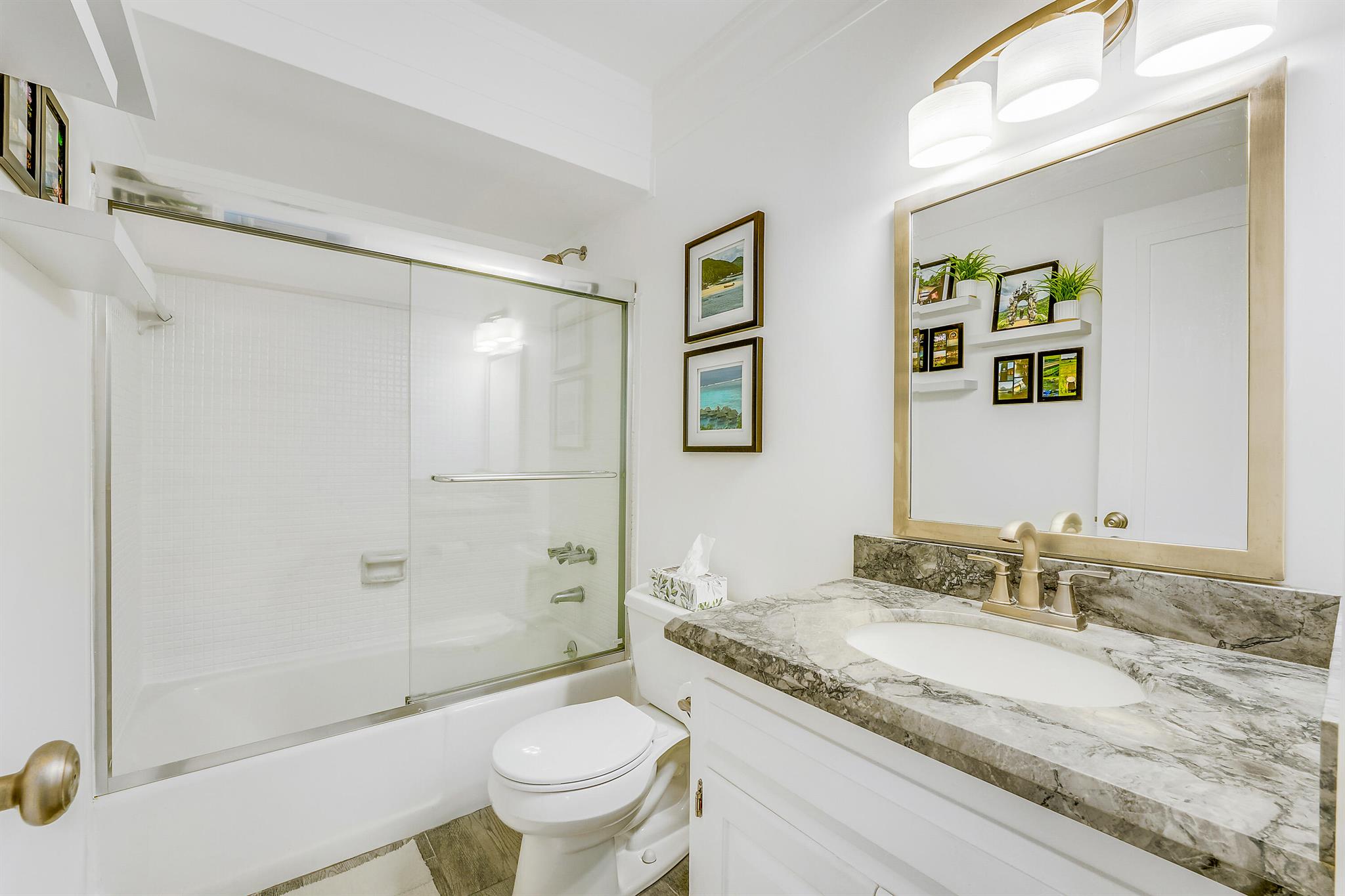 COLONIAL RIDGE CORP - Residential Lease